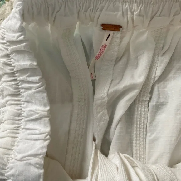 Free People Womens White Cotton
Pocket Baggy Slouchy Marbella
Crop Harem NWOT - Picture 4 of 4